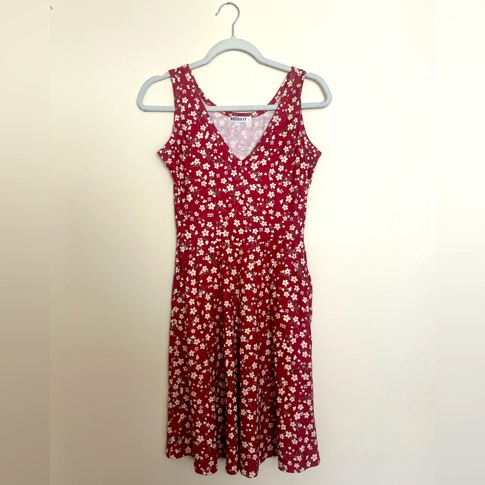 Floral, comfortable, stretchy sundress with pockets